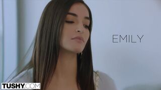 Tini lányoknak bejön a közös bőrös virsli