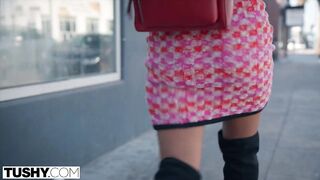 Zoe Bloom élvezi ha hátsó bejáratba reszelik