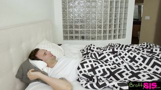 Perverz tini nőci a nevelő faterjával közösül