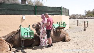 Méretes csöcsű arab lány baszása