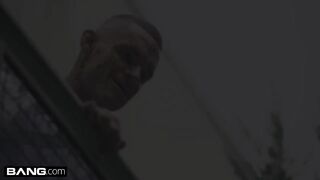 Szép dagadt tini nőci durva anál szexe