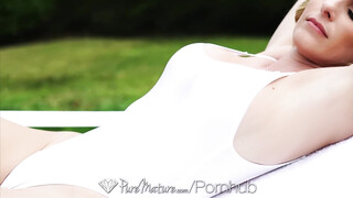 Cory Chase hátsó bejárata meghágva