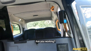 Fake Taxi - Sabien DeMonia a méretes keblű ribi