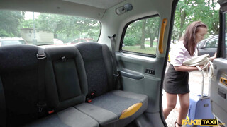 Fake Taxi  - Méretes csöcsű fiatal bige megkúrelva