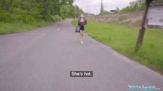 Public Agent - Mia Rose a hatalmas keblű tini hölgyemény