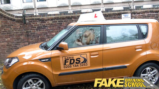 Fake Driving School - Tini bige az oktatóval kúr