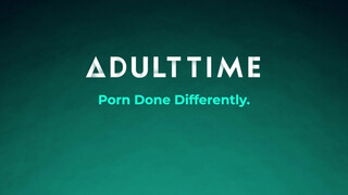 ADULT TIME - kopasz fekete nőci kinyalja a csaját