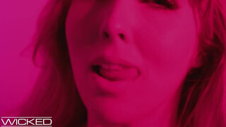 Wicked - Lena Paul szőrös picsája megdöngetve