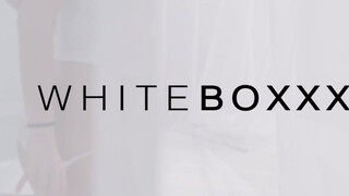 WhiteBoxxx - Nelly Kent a hatalmas didkós román kiscsaj