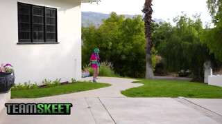 Jessie Saint a cosplayes tini bige - TeamSkeet