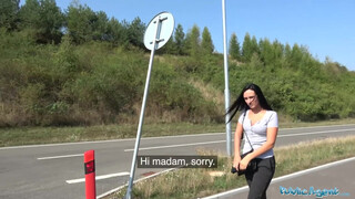 Hatalmas cickós tini kisasszony pénzért kefél - Public Agent