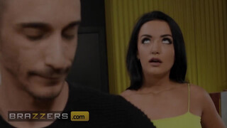 Brazzers - Zuzu Sweet-et popóba döngeti a Barista csávó