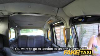 FakeTaxi - Brazil picsa szexel a taxissal