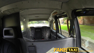 FakeTaxi - Dögös lengyel spiné megrakva