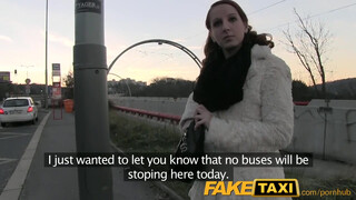 FakeTaxi - Fiatal ápoló kiscsaj kúrel a taxiban