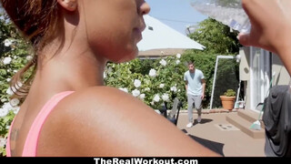 TheRealWorkout - csoki izgató fitness vlogger videója