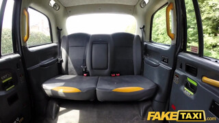 Fake Taxi - Ashleigh Devere a nagy kannás csajszi