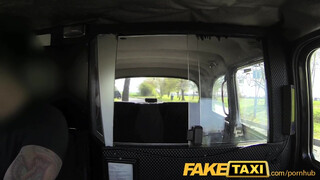 FakeTaxi - ártatlan kicsike tini kiscsaj és a vastag dákó
