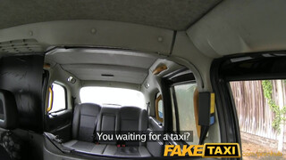 FakeTaxi - szilikonos nőci nem akar fizetni
