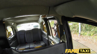 Fake Taxi - Skót csöcsös hölgyemény kinyalva