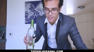 Teens Love anal - izgató spiné felkínálja a picsáját
