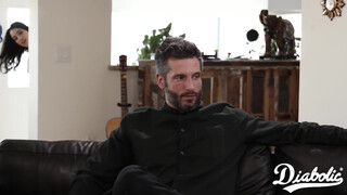 Diabolic - spanyol kiscsaj és a nevelő apja