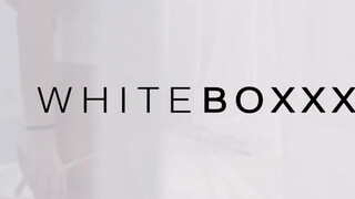 WhiteBoxxx - A szeretője előtt csinálja a kiscsaj