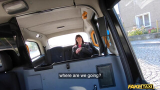Fake Taxi - Tetovált olasz nőci megkefélve