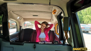 Fake Taxi - Sportos lány megdöngetve a taxiban