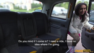 Fake Taxi - Vékony hatalmas csöcsű spanyol hölgyemény