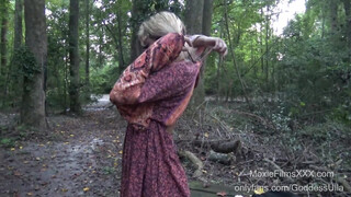 MoxieFilms - Méretes csöcsű hippi spiné