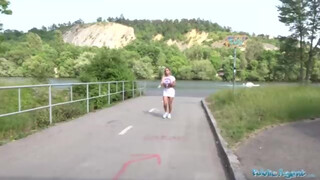 Public Agent - Hatalmas cickós formás seggű kiscsaj