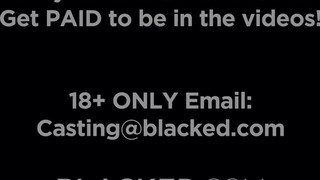 BLACKED - Slimthick Vic a hatalmas mellű világos szőke milf