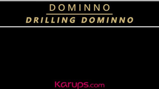 Karups - Dominno a méretes mellű milf