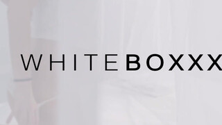 WhiteBoxxx - Darcia Lee a hatalmas cickós magyar kokeró spiné