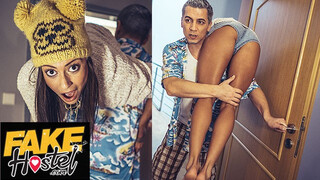 Fake Hostel Porn - Cassie Del Isla a gyönyörű turista picsa