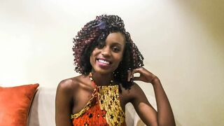 Mosolygós csoki csinibaba pov castingon durván megdöngetve