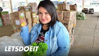 Dagadt latin amerikai milf pinája mélyen megdöngetve xiomarától
