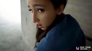 Carmen Rae kicsike pinája durva dugásba keveredik a castingon