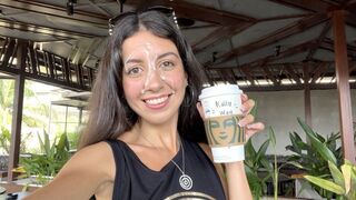 Tini cumizás a starbucks mosdójában – arcára spriccelő hímtag utána kávézás nyálkával középen