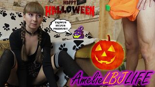 Pici boszorkány megidézi a méretes dákót és alaposan megbasszák, hogy beleélvezzen a puncijába - halloween 2020
