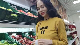 Meghívok egy idegen hölgyeményt a piacról, és vad dugás lesz belőle